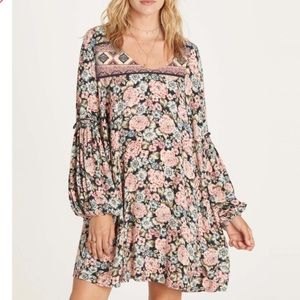 Billabong Floral Long-sleeved Vee Neck Beach Sun Dress Size Small/Med GUC